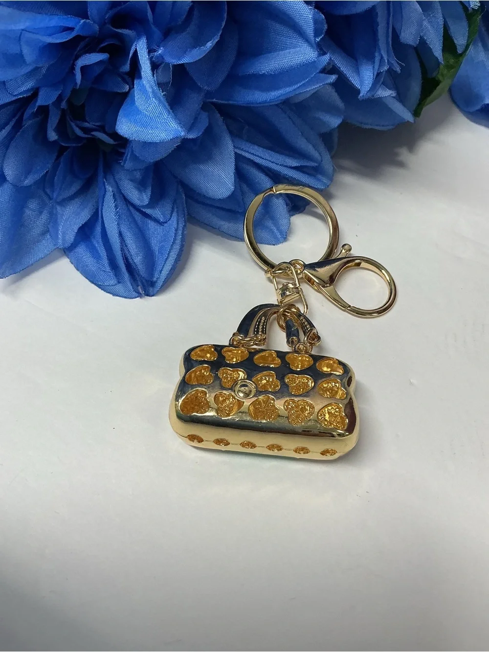 👜FAB CRYSTAL SWIRLED ENAMEL MINI BAG CHARM